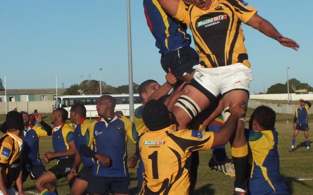 Gansbaai Black Leaves vat raak teen Hamlets Wen 21    20  2